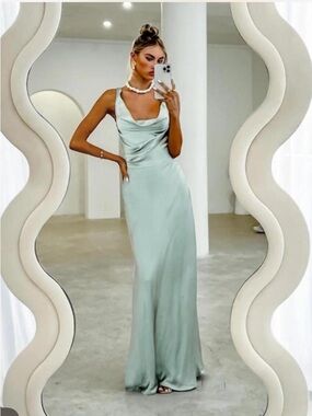 Selfie Leslie here comes the sun Sitara Tied Back Maxi Dress